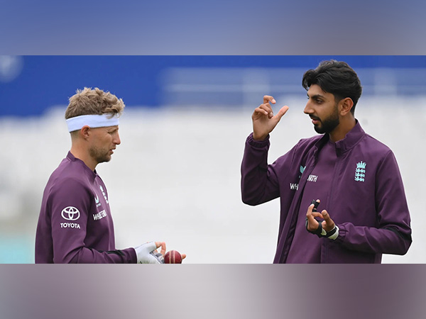 Joe Root and Shoaib Bashir (Photo: ICC)